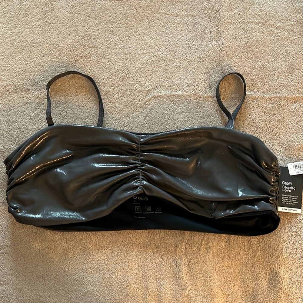 NWT Gapfit active wear bra top.